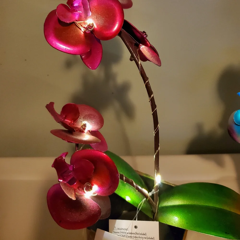 Metal flowers with lights